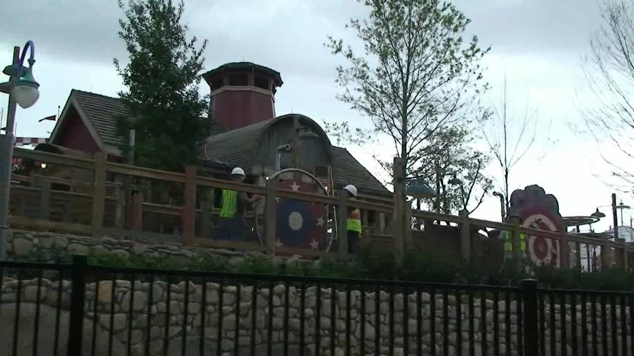 Fantasyland Storybook Circus Walls Down, Barnstormer Great Goofini Coaster Testing 3/9/12