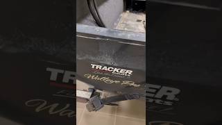 Полная разборка Tracker Tundra 18. Подготовка лодки к рыболовному спорту #tracker #angler #bassboat