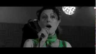 Intermittite aigüe de Sandrine Mallick / Chanson - portrait d'artiste /Genre humour intimiste