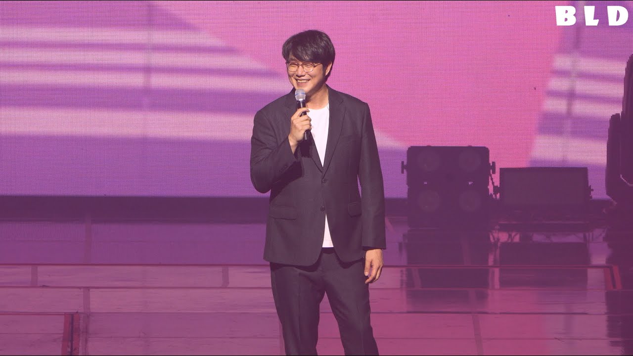 축가 이후 처음 무대에 선 성시경