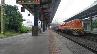 2020/9/24  湖口車站   7501次雙機中編貨列 通過 ［迴藍電源車］