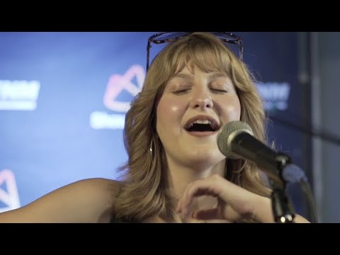 Ivy James performs “unravel” on WFNM with Grant Owens