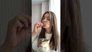 ПРОБУЮ НОВИНКУ LAYS «Запечённый камамбер с грушей» #обзор #еда #необычнаяеда #распаковка