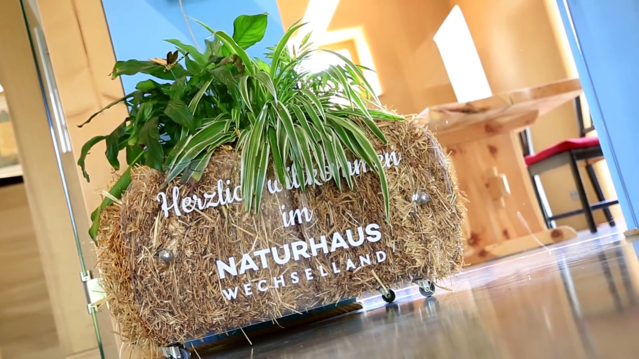 Naturhaus Wechselland im Film: Holzbau mit Stroh und Lehm am Wechsel