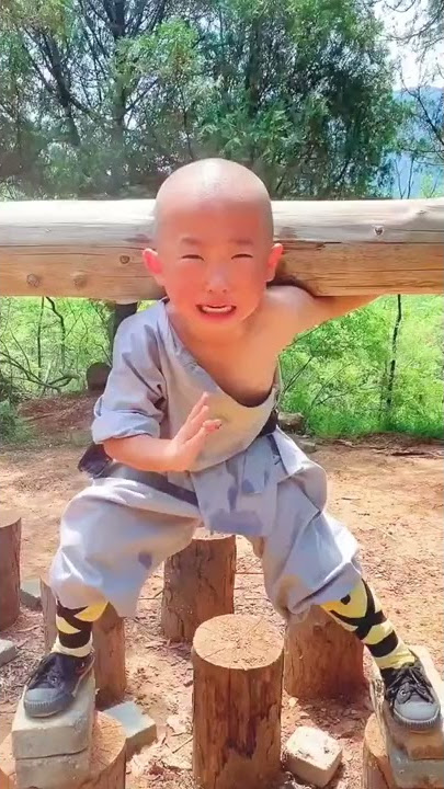 little boy learn shaolin Kungfu. Chinese kung fu