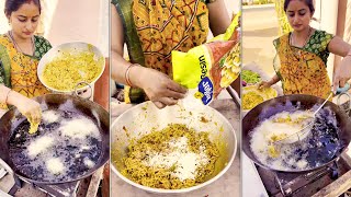 Mouth Watering ..🤤 !! Pakode / Kathiyawadi Bhajiya Making - Gujarati Famous Recipe 😍