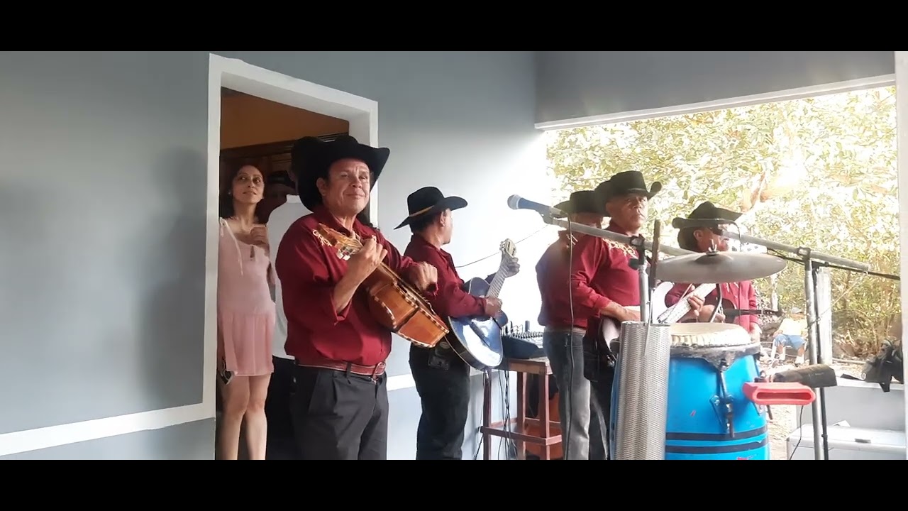 Akí en el cunple año  de saimer