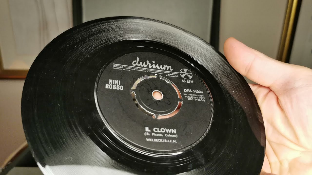 IL Clown ~ Nini Rosso ~ Durium 1965 45rpm Single ~ Bush SRP31D 1963 Valve Record Player