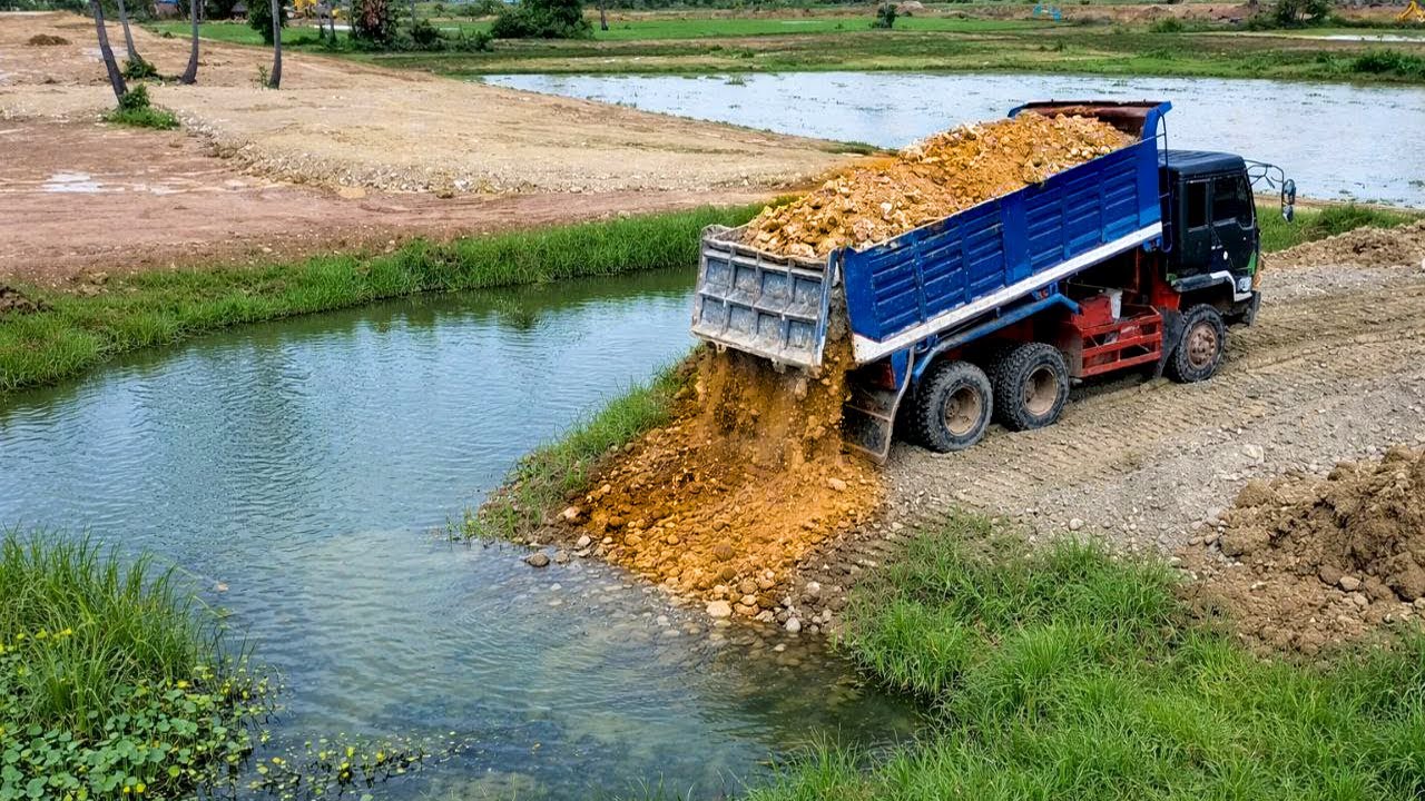 Wonderful Landfill Be Watchful Dump Truck 10 Wheels Pushing Soils Best Skill Komatsu Dozer Landfill