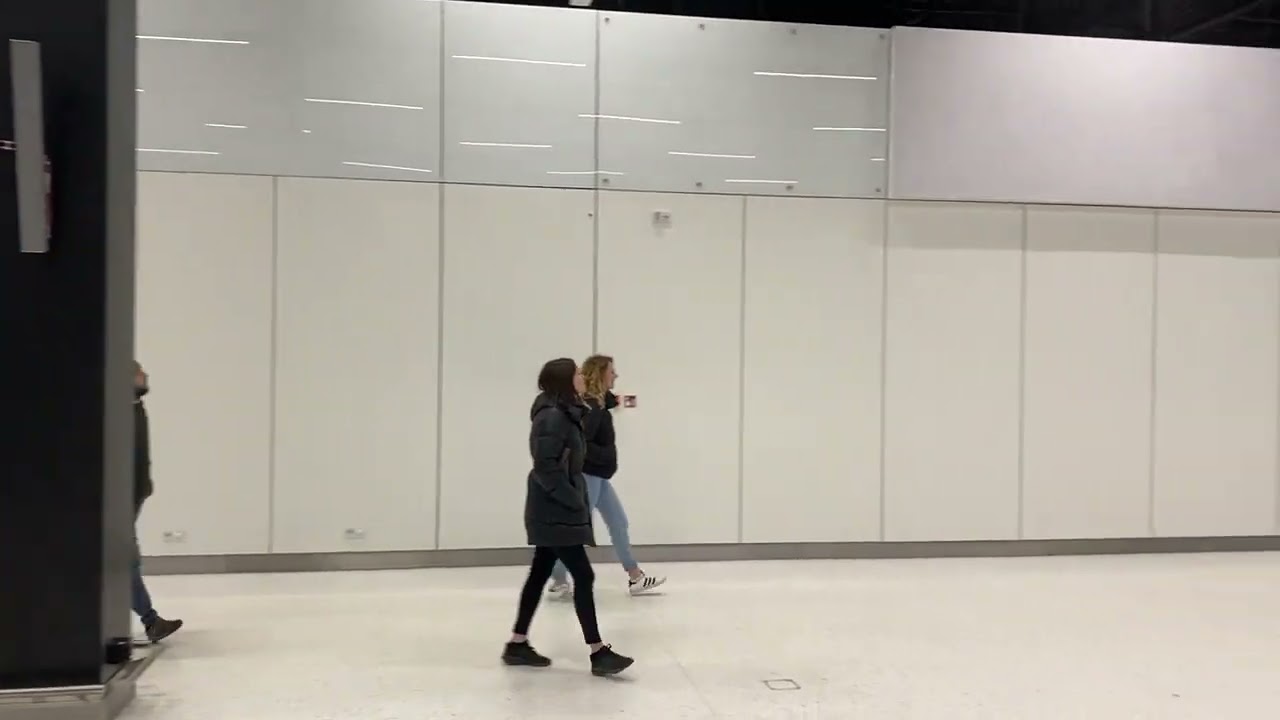 Warsaw-Radom Airport RDO/EPRA terminal inside. Terminal lotniska Warszawa-Radom wewnątrz.