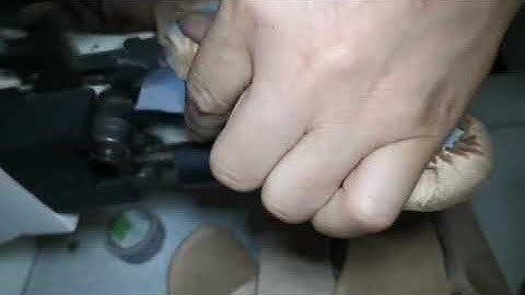 Insole folding machine