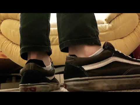 Trashy old skool Vans and no show toe sock