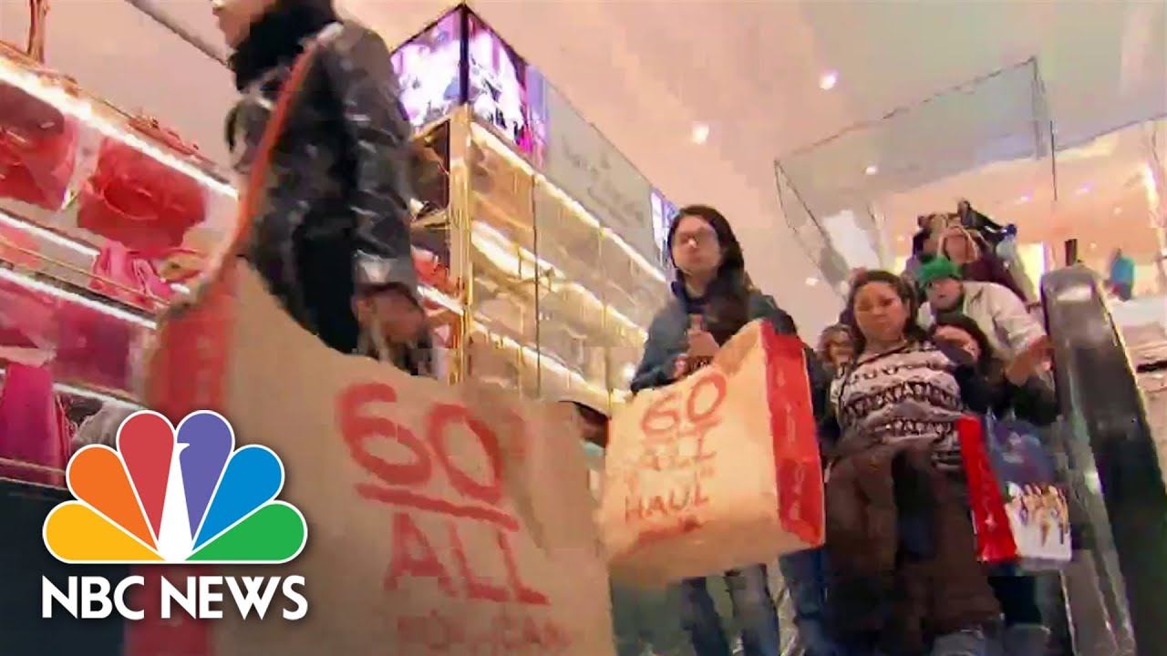 Inflation Easing Amid Holiday Shopping Season, New Government Report Says