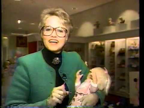 Late 1980's news report on Christmas toys (ThunderCats and MOTU shown on shop toy shelves!