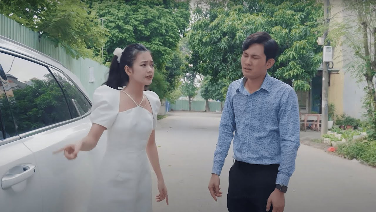 Tiểu Thư Xinh Đẹp Đụng Hàng Va Li Với Chủ Tịch Mới Về... - youtube
