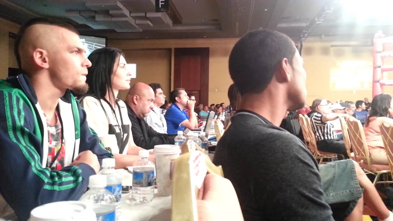 "Как надо болеть за бокс..."