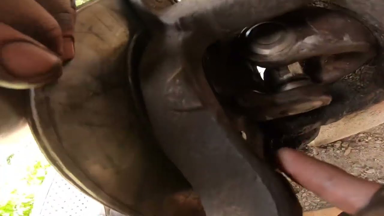 Dodge Ram 2500 Front Axle U Joint Replacement