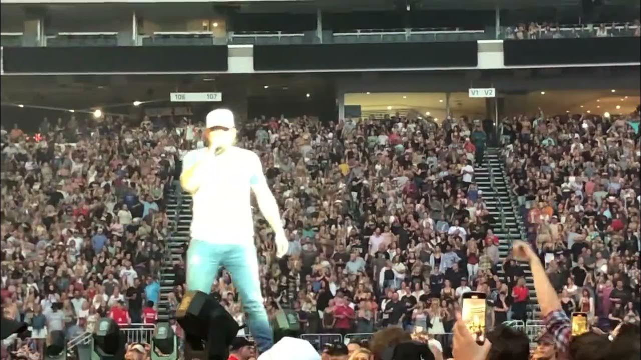 Wallen More Than My Hometown Live Minneapolis MN US Bank