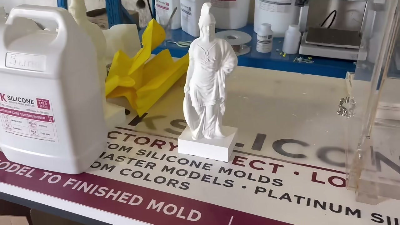 30CM Athena custom silicone mold production and plaster casting test
