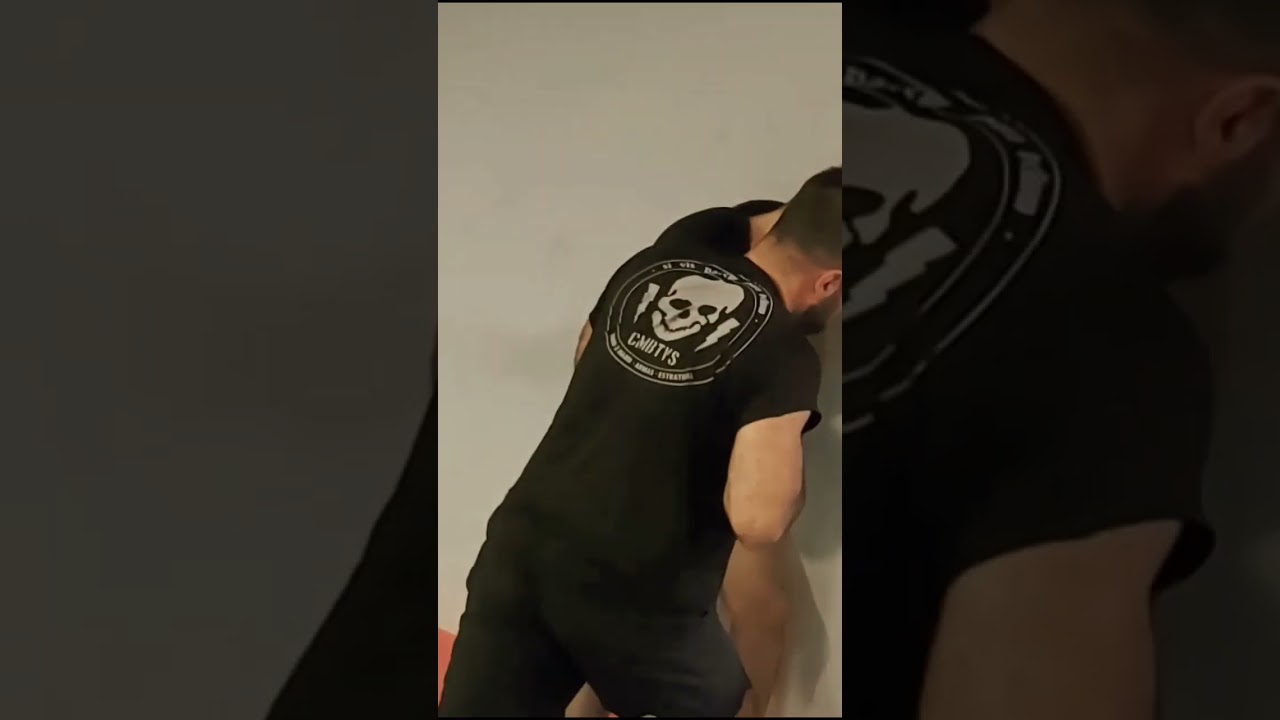 Grab&Stab, Defensa ante Ataque de cuchillo contra la pared. CMBTVS BARCELONA