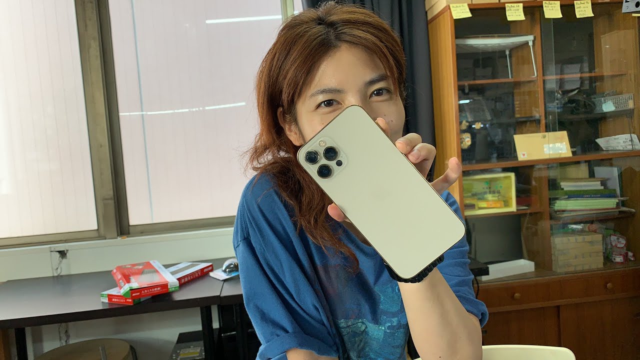iPhone 12 Pro Max アウトカメラレンズ割れ修理 - YouTube
