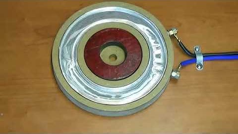 Rotation of liquid mercury generated by a magnetic field