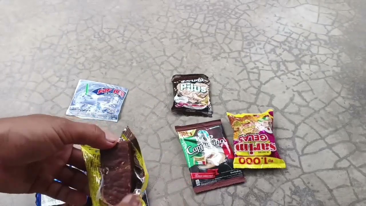 ASMR Relaxing sounds opening and eating crispy biscuits 