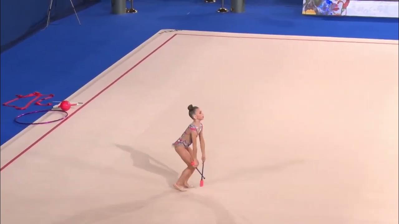 Ильтерякова София булавы 31,50 - YouTube