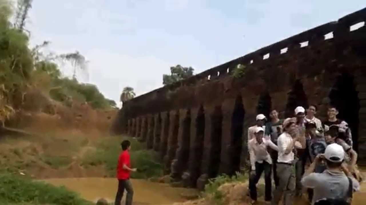 knowledge base how to build Kampong kdei ancient Bridge?