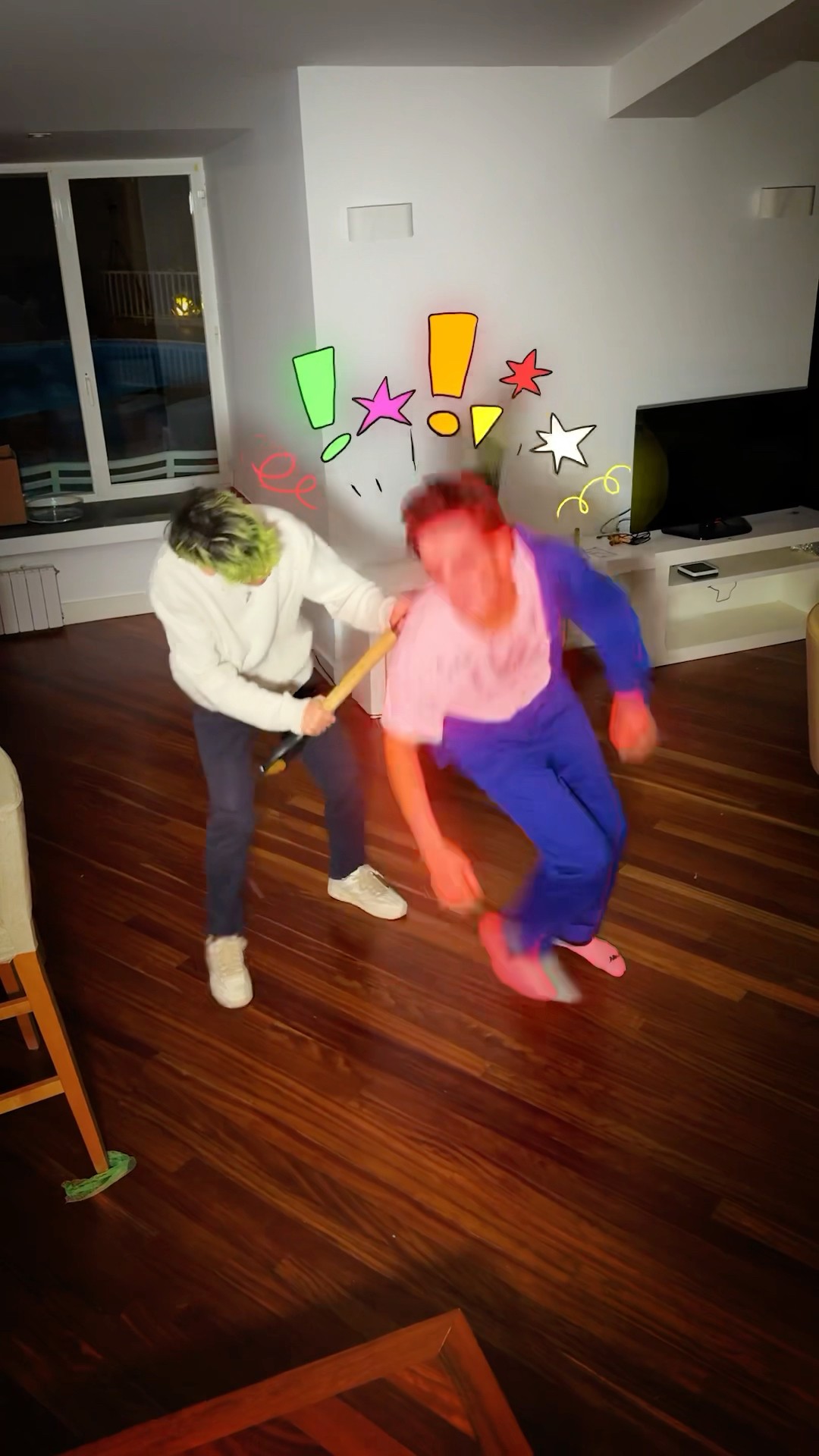 Mi hermano da un Palazo al Zombie!