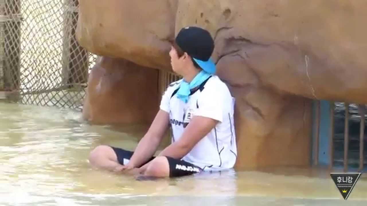 [Hoon/Fancam] 140619 출발드림팀 시즌2 @김해롯데워터파크 유키스 훈 / 바람때문에 추워서 바위뒤에 숨은 훈민이♡