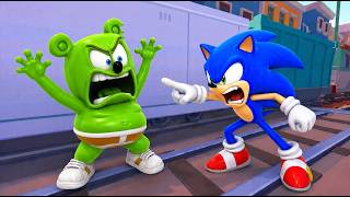Sonic VS Gummy Bear, 𝗪𝗛𝗢 𝗜𝗦 𝗙𝗔𝗦𝗧𝗘𝗥❓Sonic The Hedgehog Subway Surfers Mod vs Gummy Bear Subway Runner screenshot 2