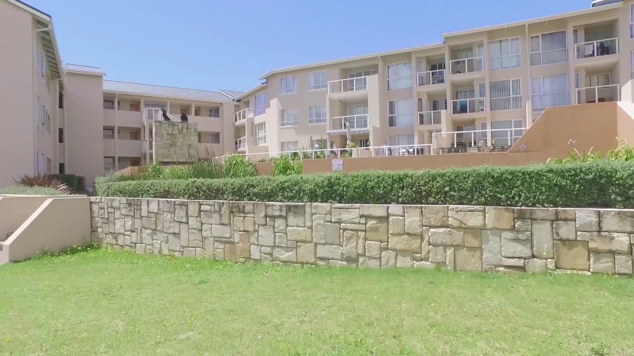 Flat/apartments for sale in Beacon Bay, East London.