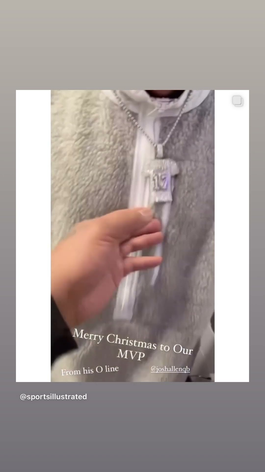 From his O Line ⛓️‍? #hoodnews #joshallen #buffalobills #oline #gift #omg #how #wow #chain #chains