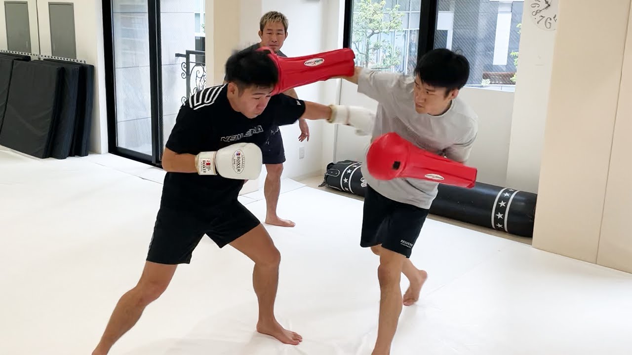 殴られても痛くないグローブを朝倉海に着けさせて戦えば勝てるのかやっ