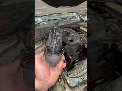 Turbo failure on this BMW 320D.. soon realised why it had failed once removing the oil filter!!