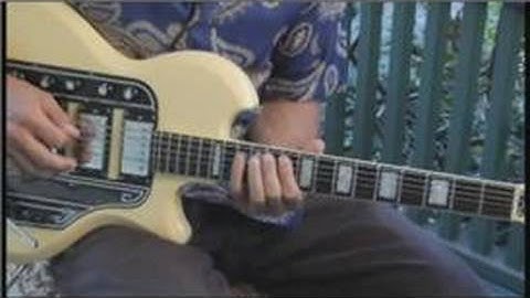 How to Play a D Symmetric Diminished Scale : How to Play Scales on the Guitar 1