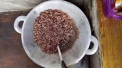 Proses pembuatan kopi non kafein dan masker dari limbah biji kurma