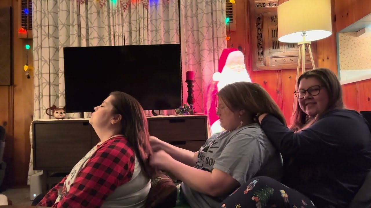 ASMR | hair play train with mom!! ❤️🎄🤩⭐️🪩🎀