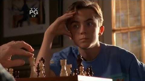 Malcolm in the middle -Malcolm and Hall playing chess-