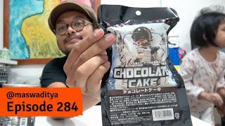 Nyobain Makanan Astronot