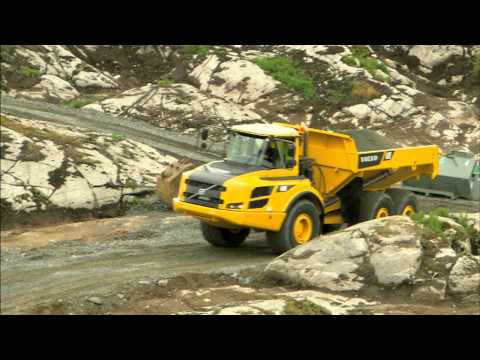 walk-around-volvo's-latest-f-series-articulated-trucks