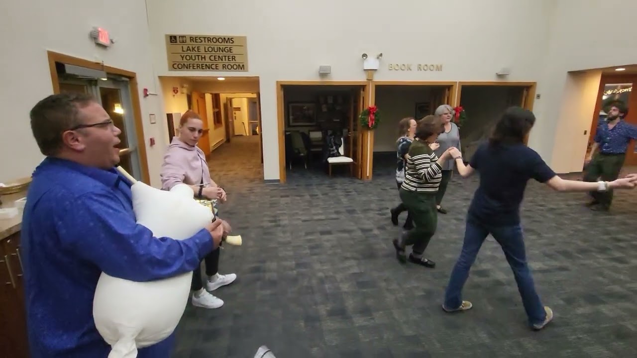 Tunes from the island of Mykonos - Yannis Asimomitis and Maria Asimomitis