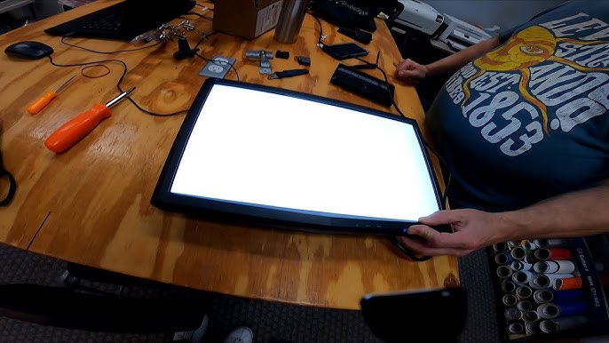 How to Build a DIY Tracing Light Box - DIYTyler