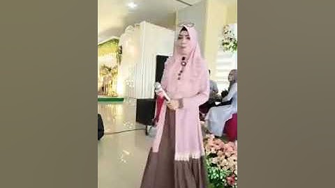 viral tante cantik ini nyanyi diacara nikahan ( Benci Kusangka Sayang) suaranya merdu banget