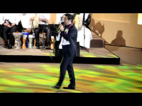 حاتم العراقي مهرجان سوق واقف 2013 احبك من زمان4 