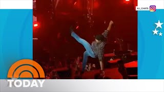Celebrity Luke Bryan slips on fan’s cellphone during performance Net Worth