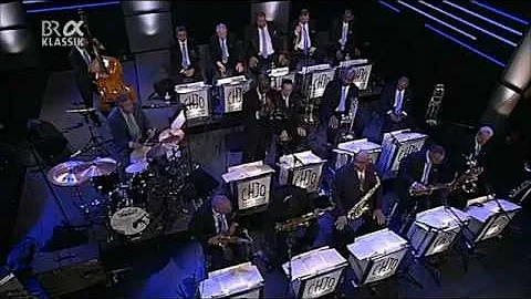 Clayton-Hamilton Jazz Orchestra "Squatty Roo" (Live In Germany)