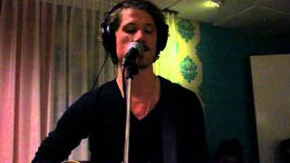 Video voorbeeld van "Robin Borneman - Blue Valentine (Tom Waits cover)"