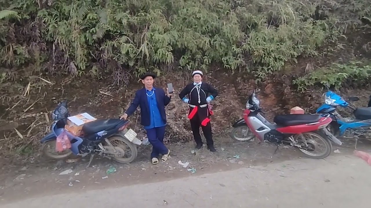 Bồ Diều hát với Cỏng mành Lùng ky pèng tại Đồi mông ngày mùng 2 tết